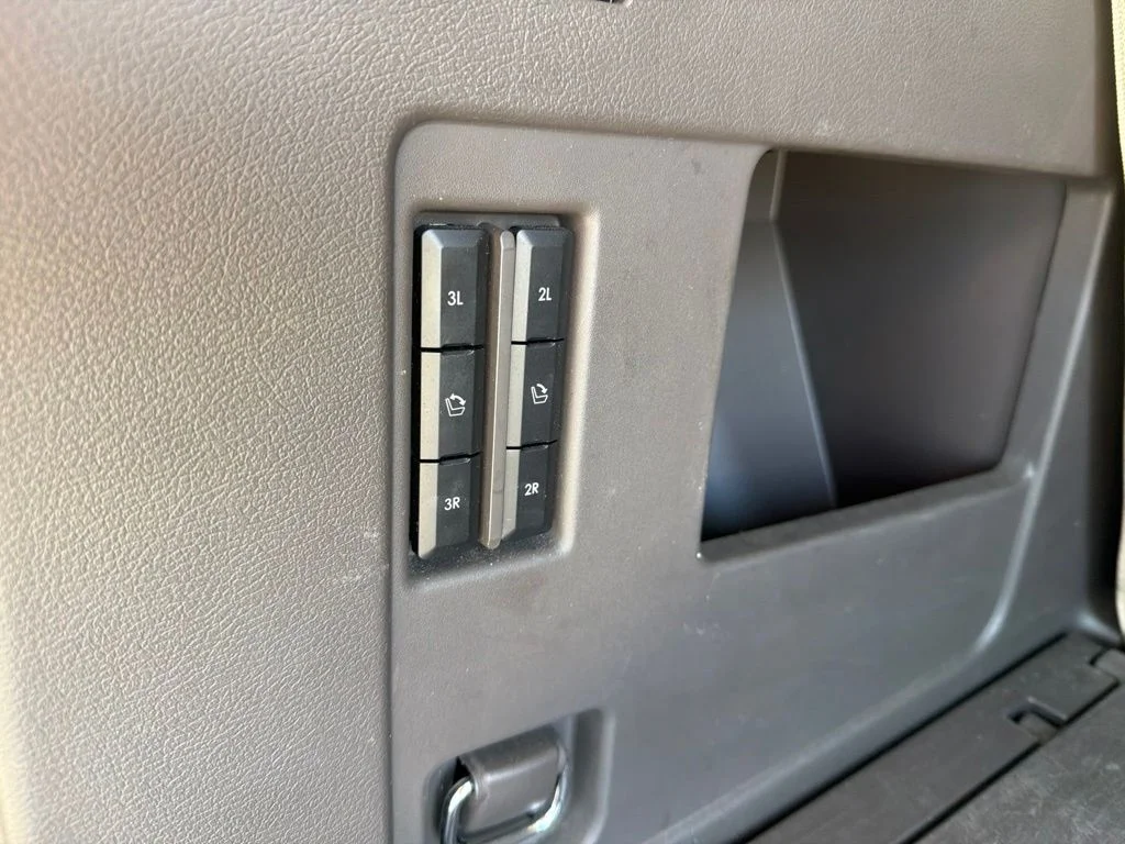 Used 2022 Silver Lincoln Reserve image 7