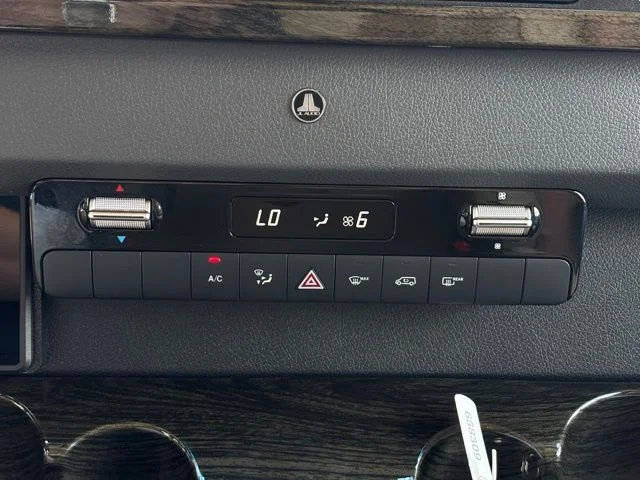 Used 2021 Black Mercedes-Benz Discovery Cross Country image 36
