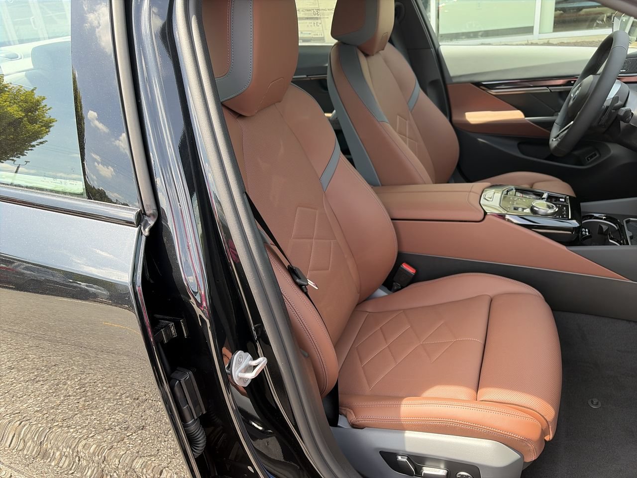 New 2027 Black Sapphire Metallic BMW 530i image 37