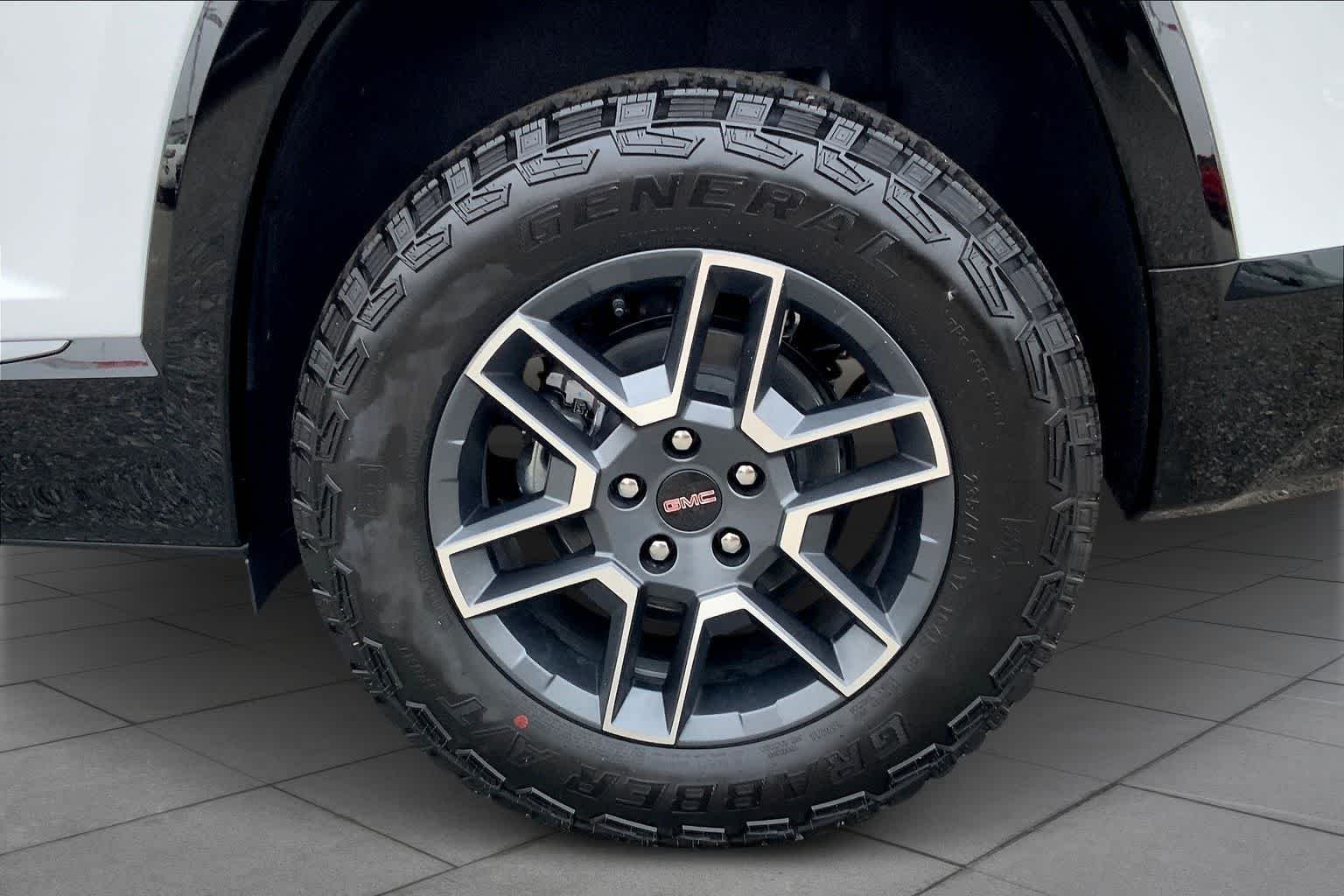 2026 GMC Terrain AT4 - Photo 11