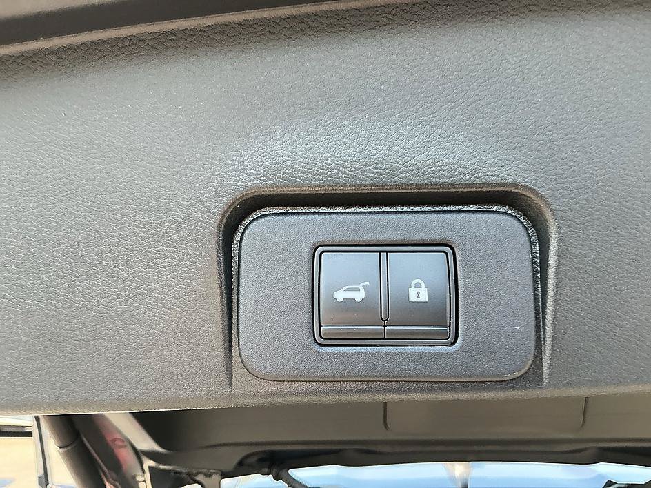 Used 2021 Gun Metallic Nissan SV image 28