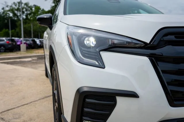 New 2026 Crystal White Pearl Subaru Onyx Edition Touring image 22