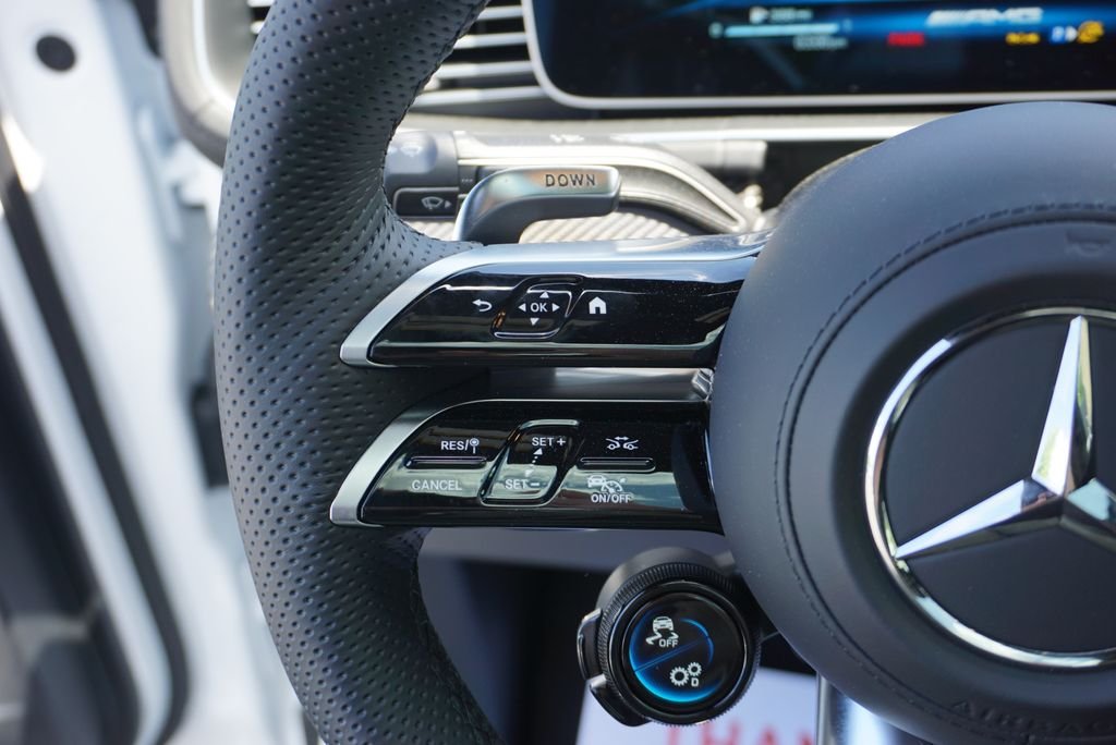 New 2026 MANUFAKTUR Moonlight White Metallic Mercedes-Benz GLE 63 S AMG® image 27