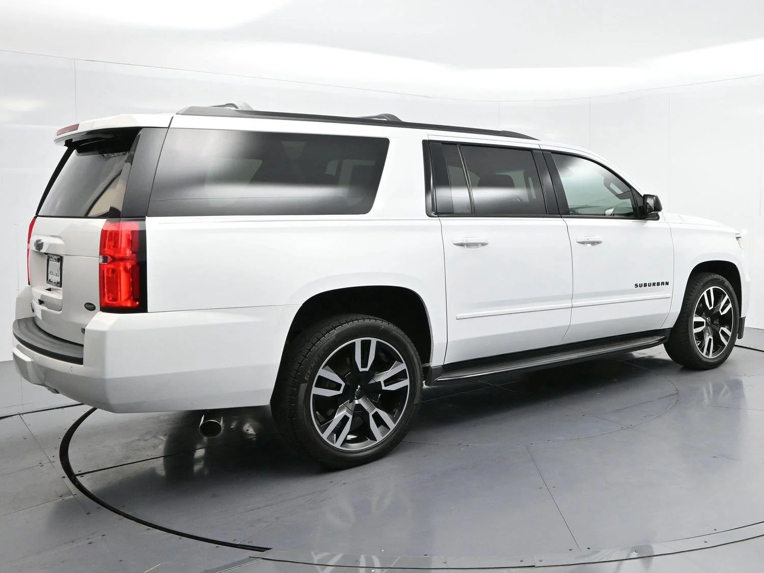 Used 2018 Summit White Chevrolet Premier image 7