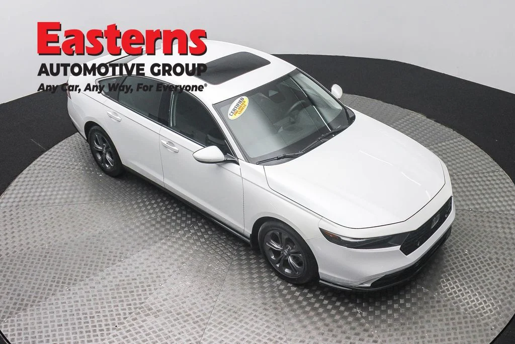 Used 2024 White Honda EX image 3