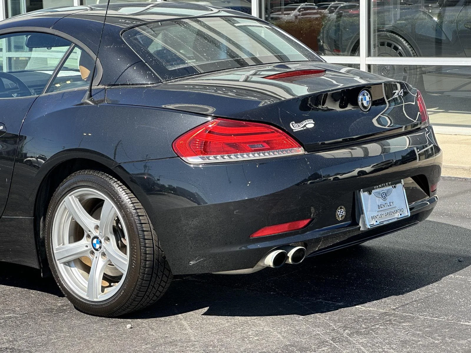 Used 2011 Black Sapphire Metallic BMW sDrive30i image 35