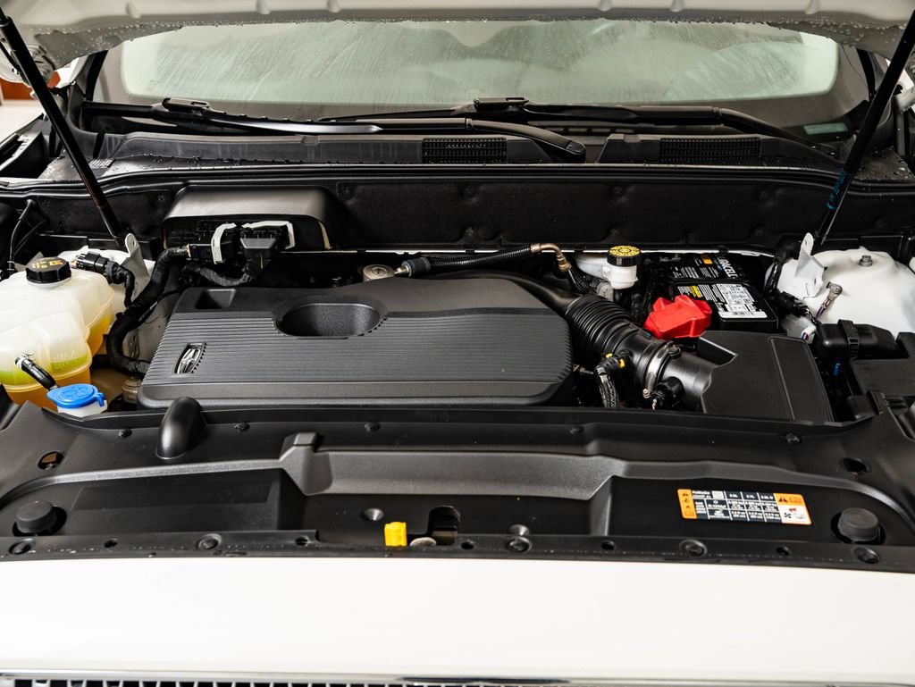 Used 2020 Pristine White Lincoln Reserve image 47