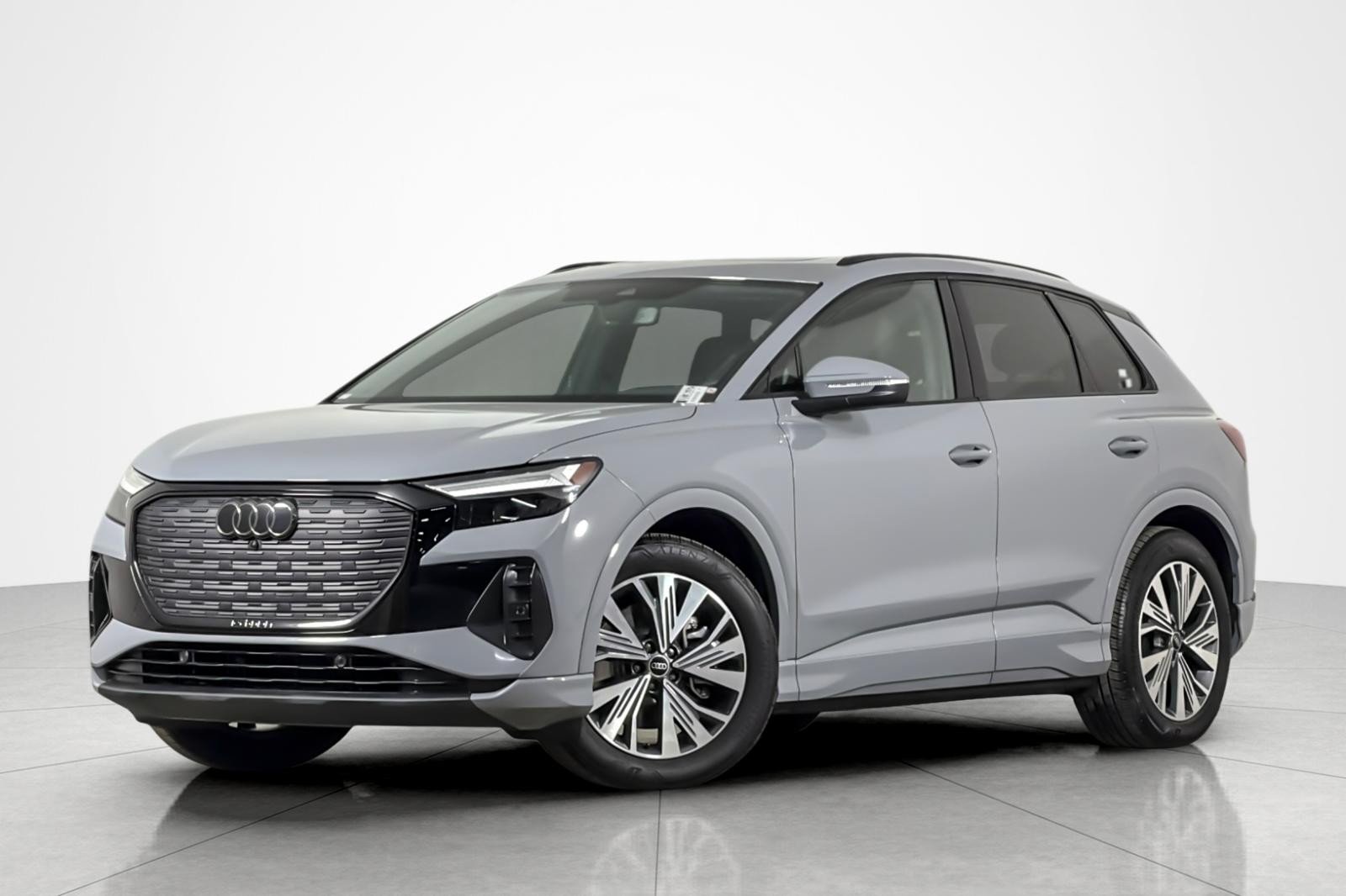 2025 Audi Q4 e-tron 45 Premium's photo