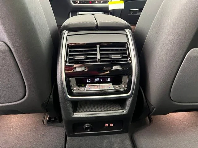 New 2026 Dravit Grey Metallic BMW sDrive40i image 34