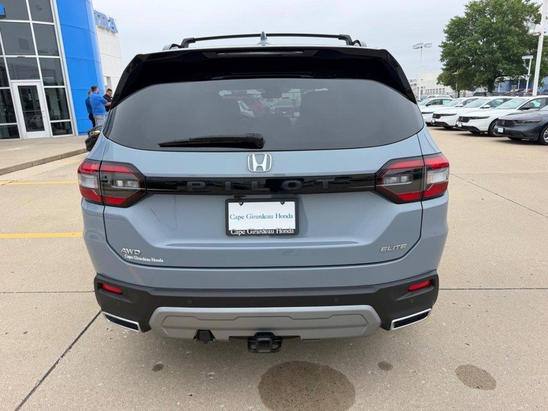 Certified Used 2024 Sonic Gray Pearl Honda AWD ELITE image 3