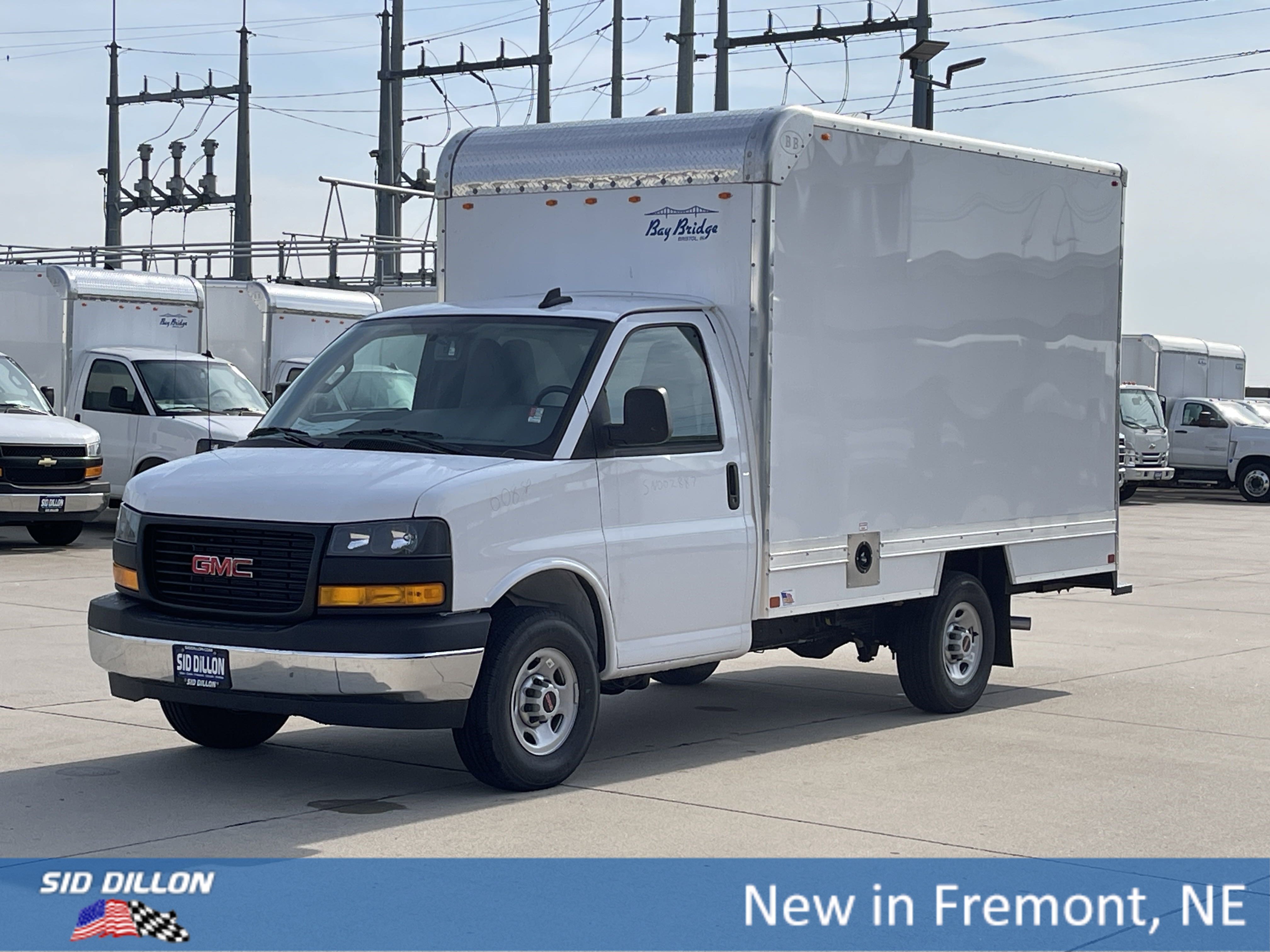 New 2025 Summit White GMC Work Van image 1