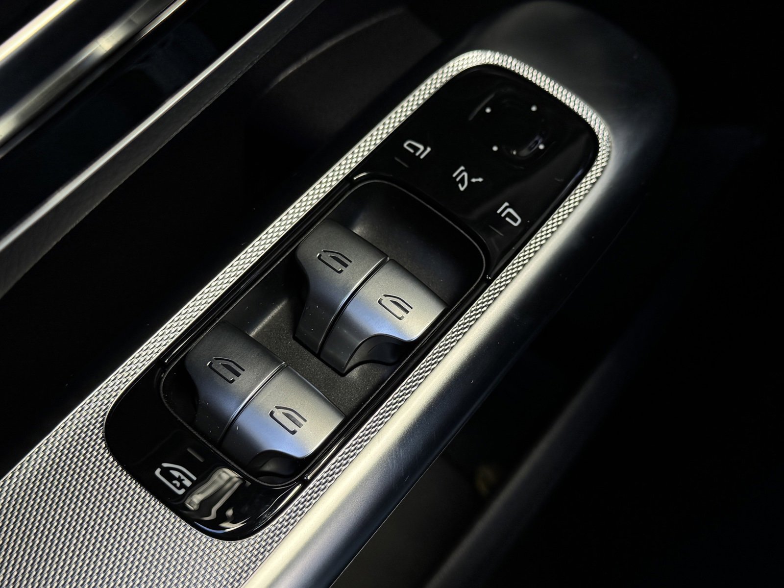 New 2026 Polar White Mercedes-Benz GLC 300 image 46