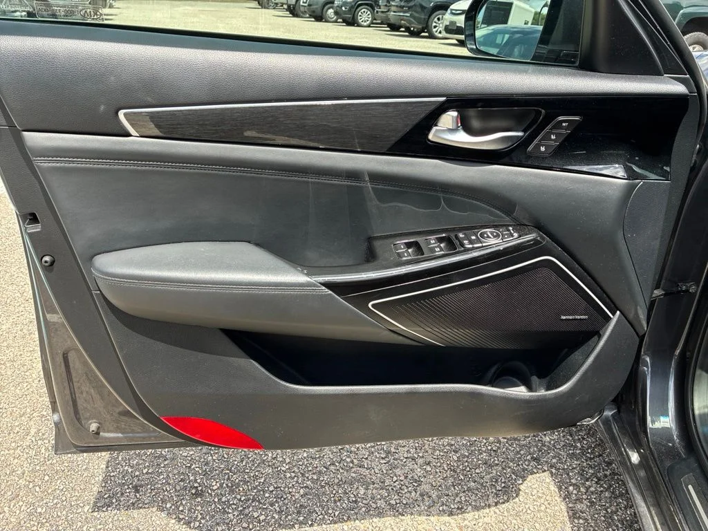 Used 2018 Gray Kia Limited image 11