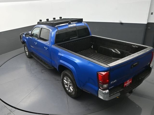 Used 2018 Blue Toyota SR5 image 27