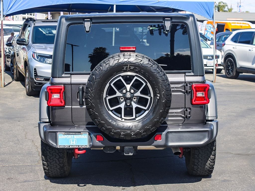 Used 2025 Crystal Metallic Jeep Rubicon image 34