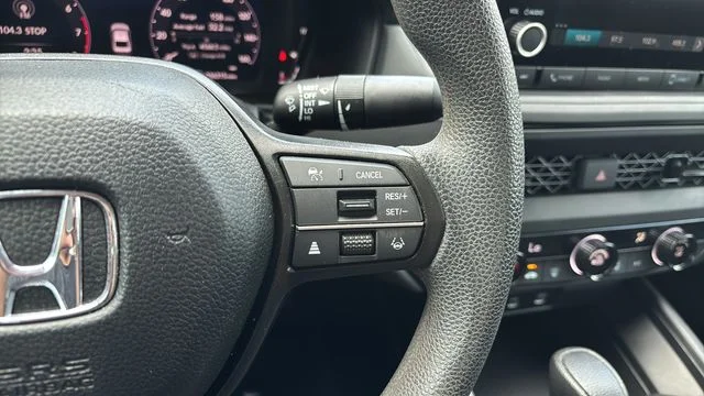 Used 2024  Honda LX image 23