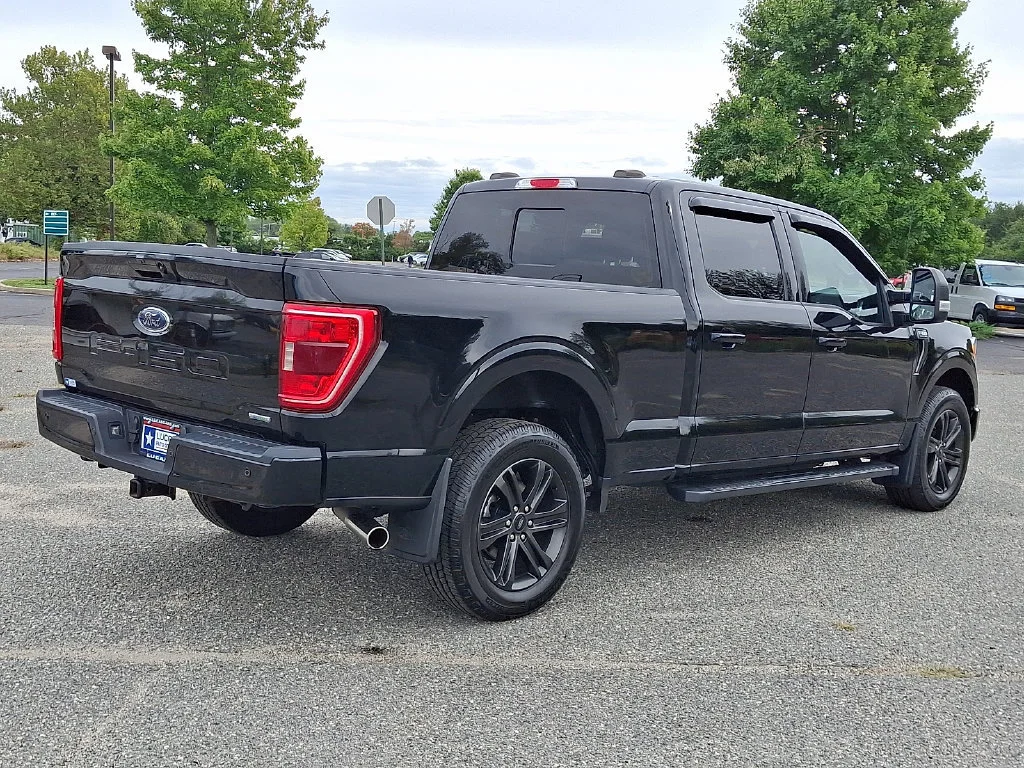 Used 2022 Agate Black Metallic Ford XLT image 12