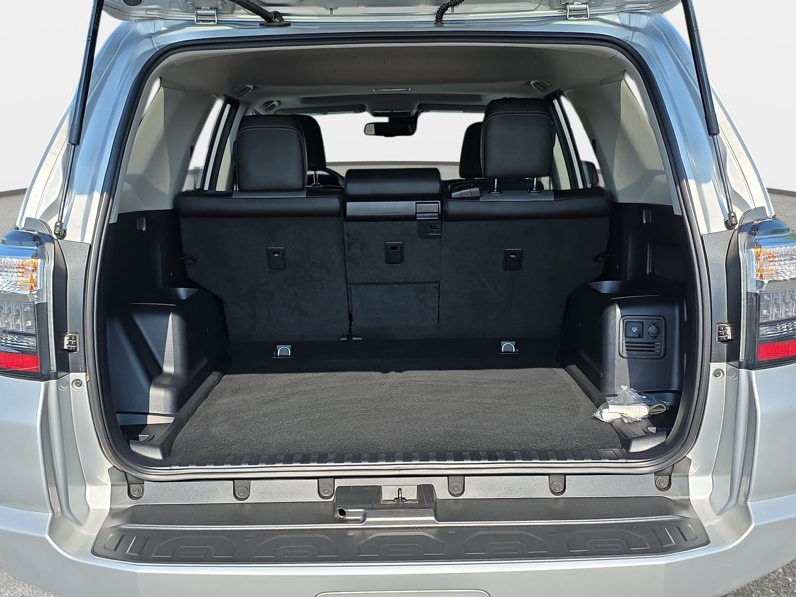 Used 2022 Silver Toyota SR5 Premium image 12