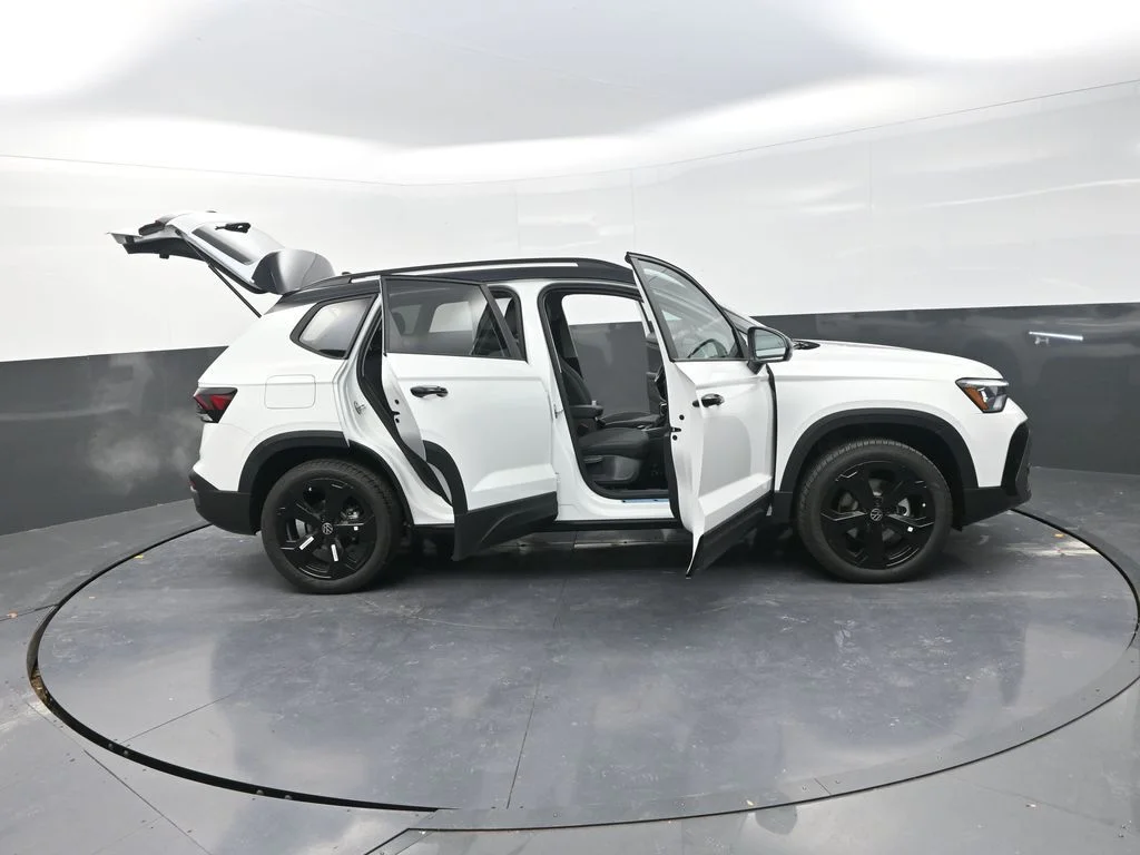 2026 Volkswagen Taos SE Black - Photo 36