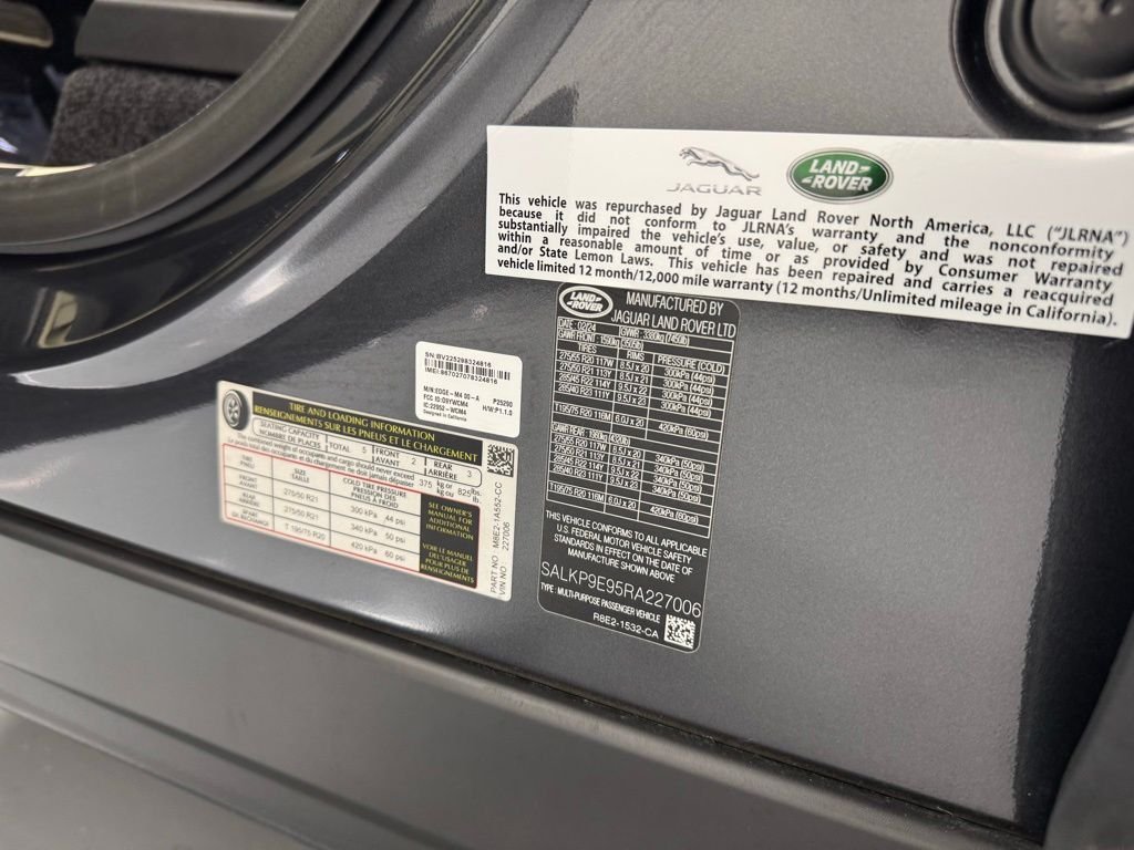 Used 2024 Carpathian Gray Premium Metallic Land Rover SE image 32
