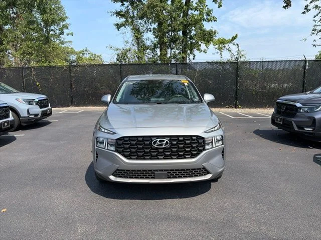 Used 2023 Shimmering Silver Pearl Hyundai SE image 2
