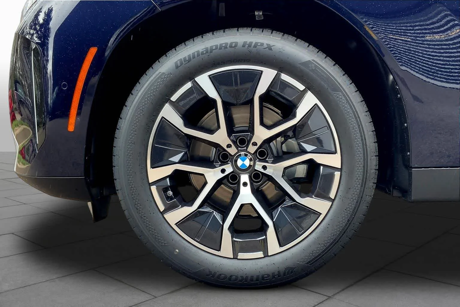New 2026 Tanzanite Blue II Metallic BMW 30 xDrive image 11