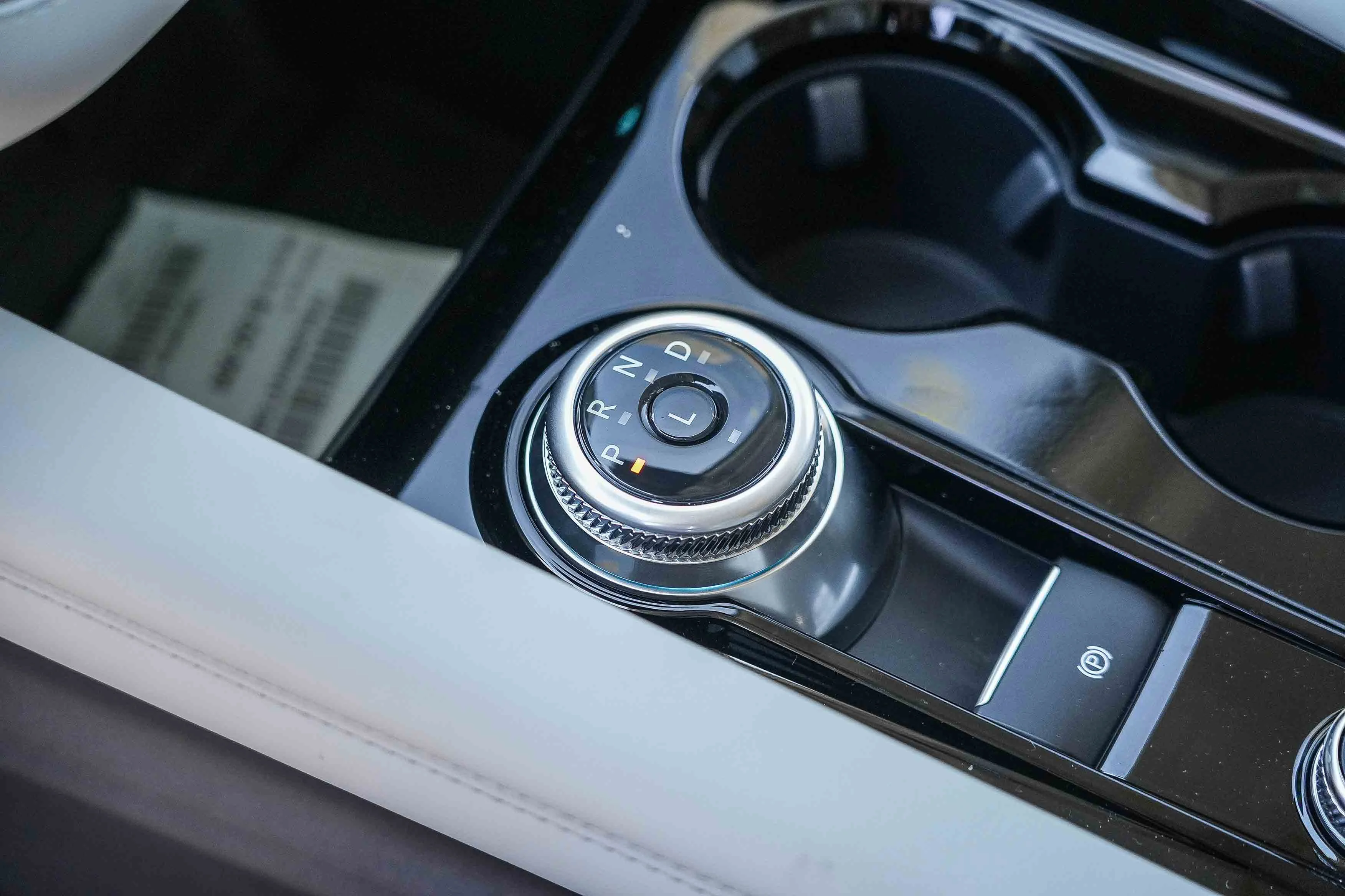 New 2026 Star White Metallic Tri-Coat Ford Platinum™ image 22