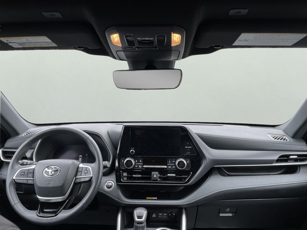Used 2025 Gray Toyota XSE image 18