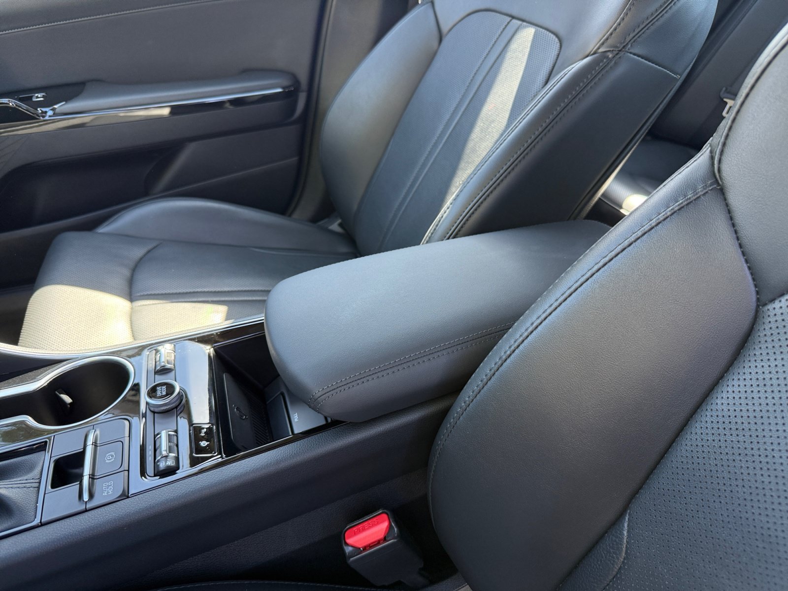 Certified Used 2023 Sapphire Blue Kia EX image 14