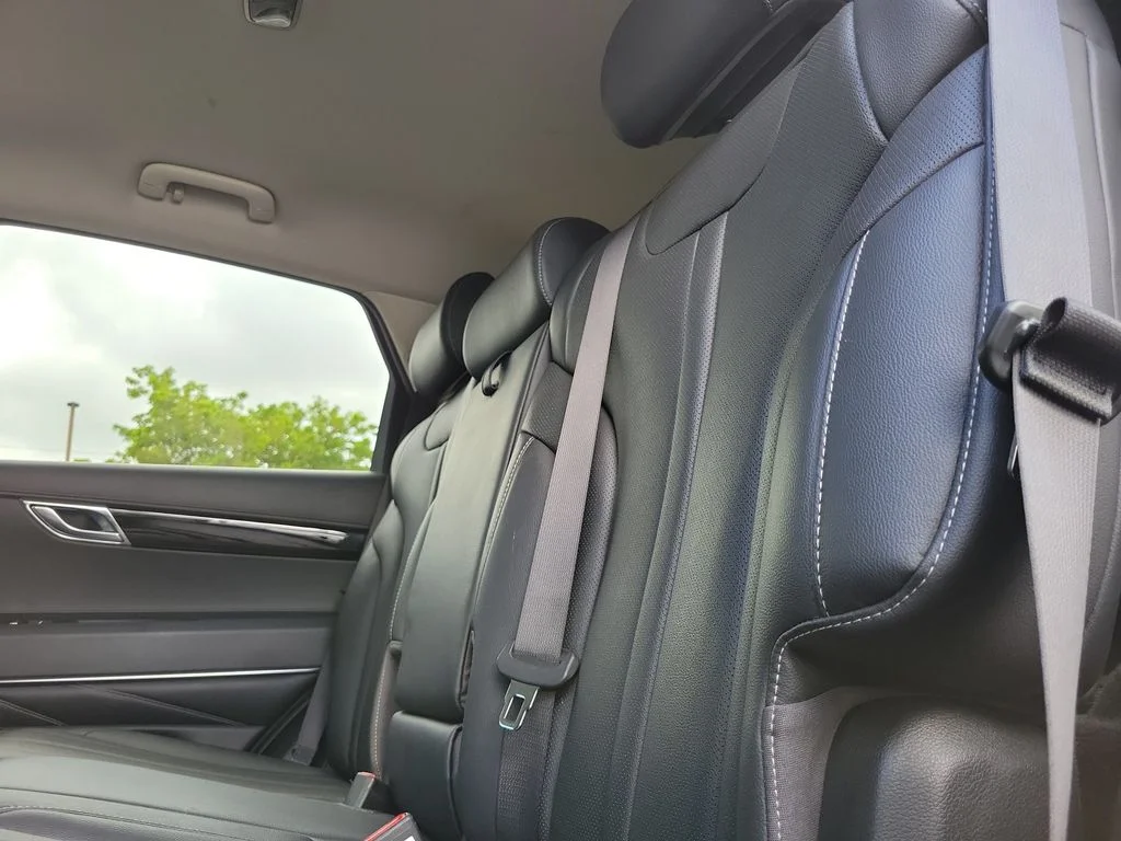Used 2025 Black Genesis 2.5T image 19