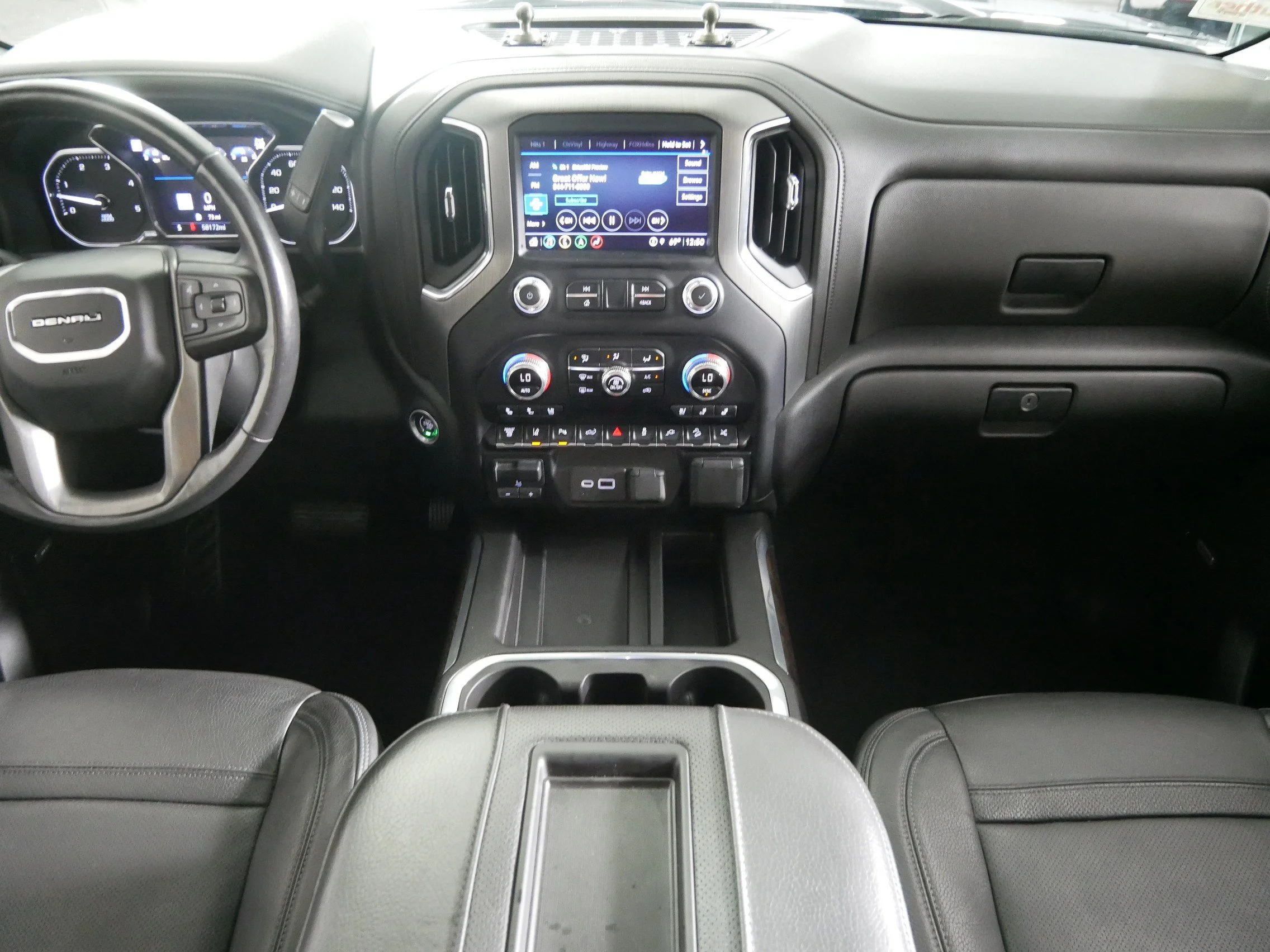 Used 2022 Onyx Black GMC Denali image 10