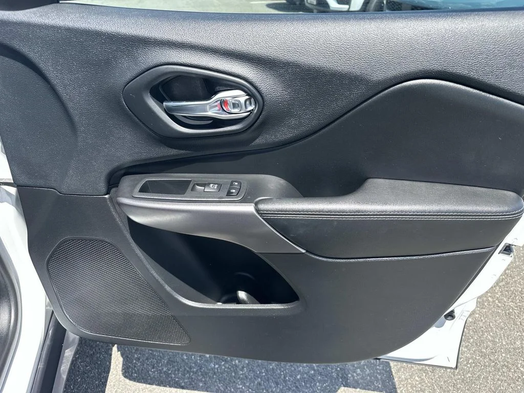 Used 2019 White Jeep Limited image 12