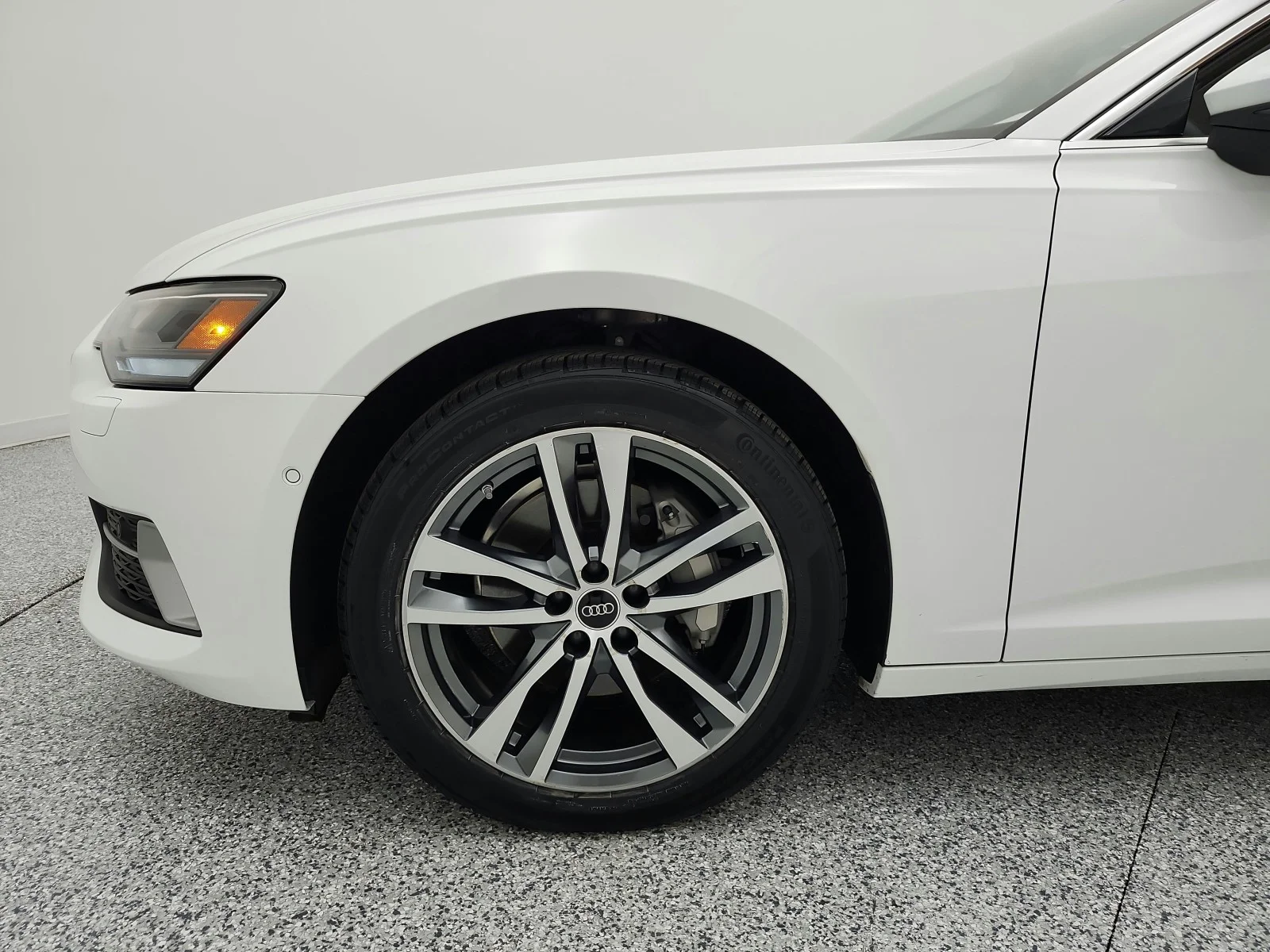 Used 2023 Ibis White Audi Premium image 18