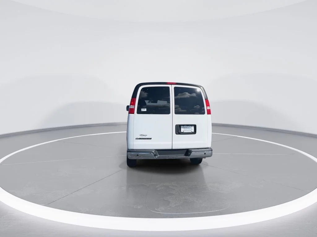 Used 2023 White Chevrolet LT image 7
