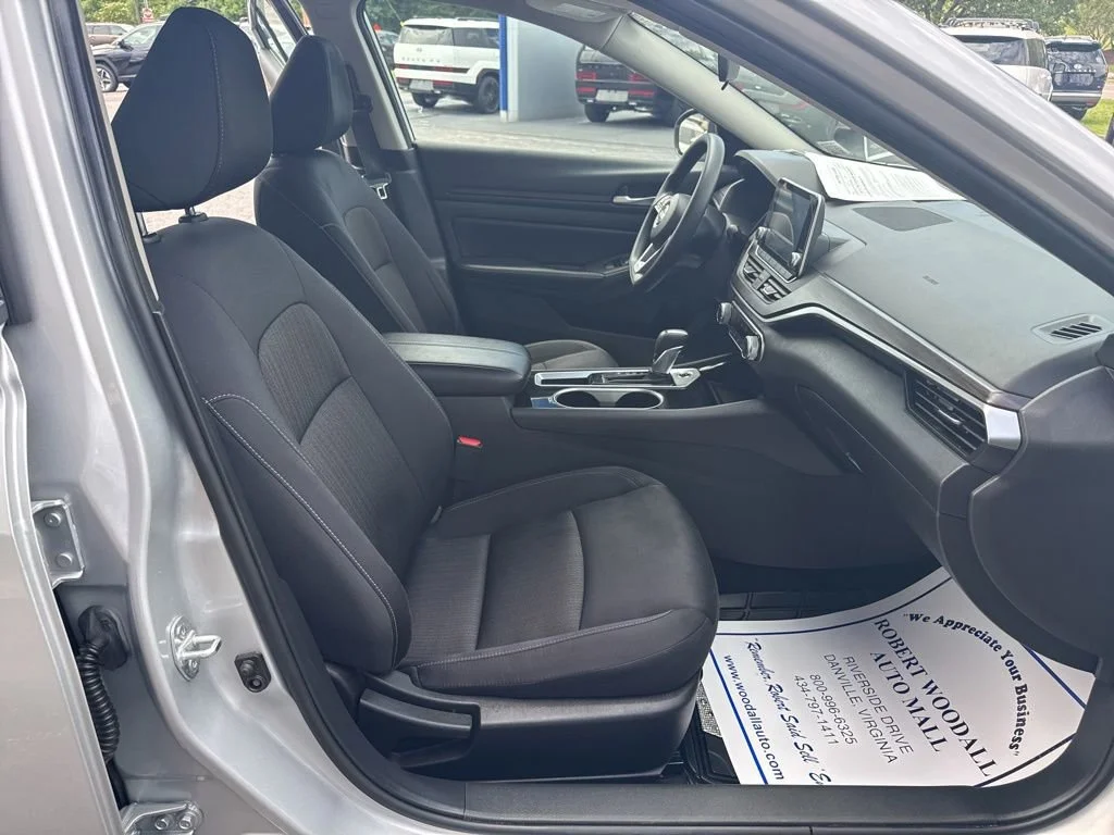 Used 2024 Silver Nissan 2.5 SV image 13