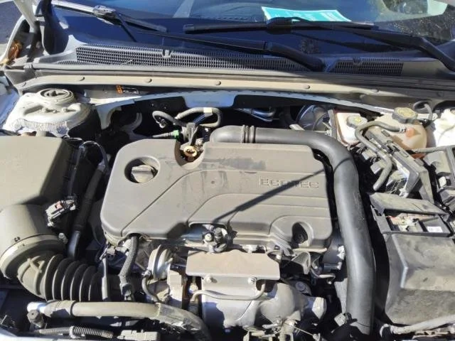 Used 2021 SUMMIT WHITE Chevrolet LT image 13