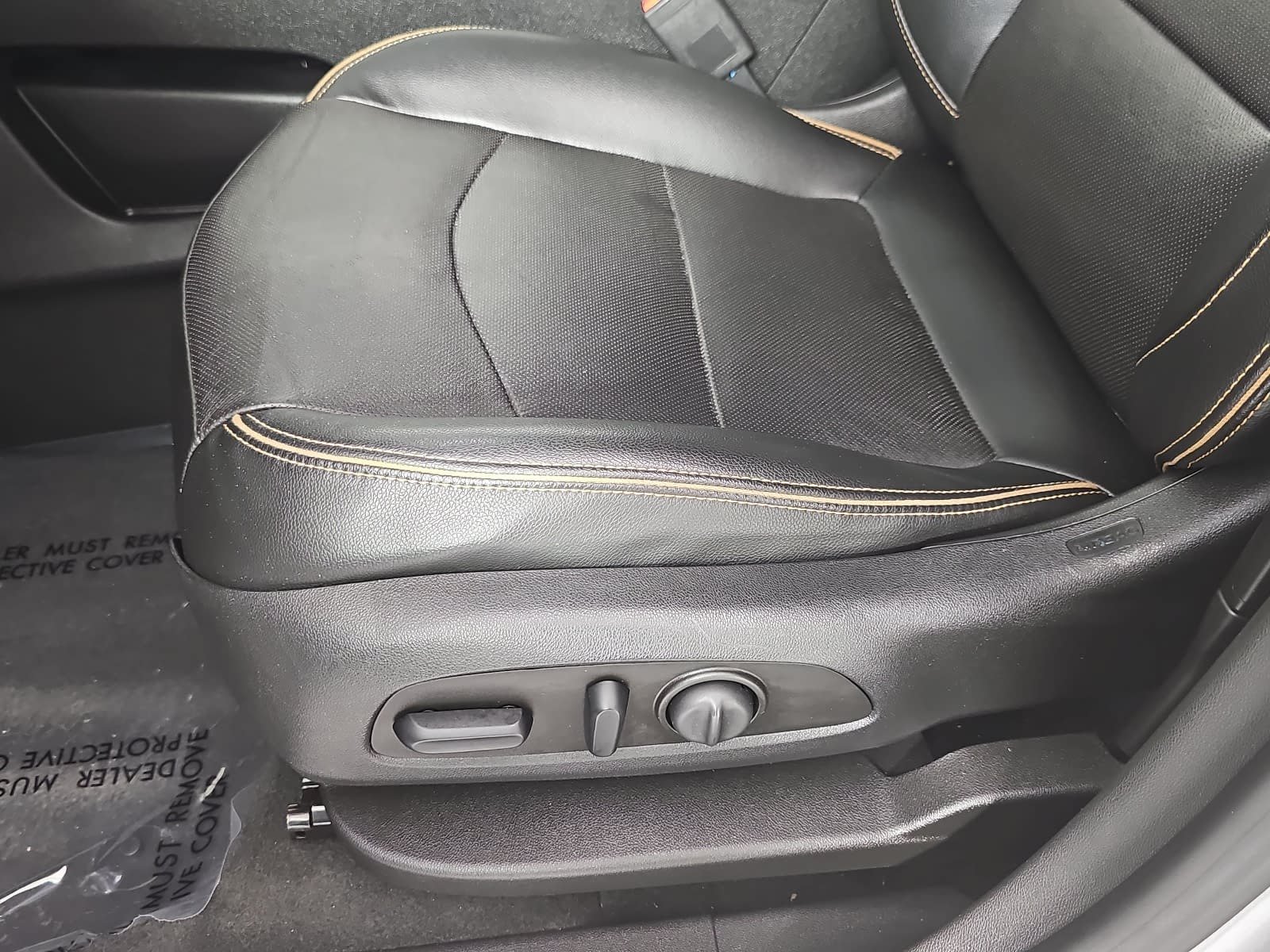 Used 2023 Silver GMC AT4 image 28