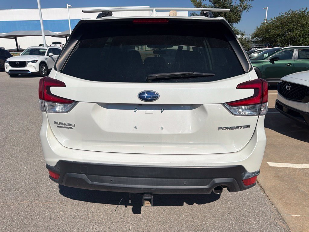 Used 2022 White Subaru Limited image 5