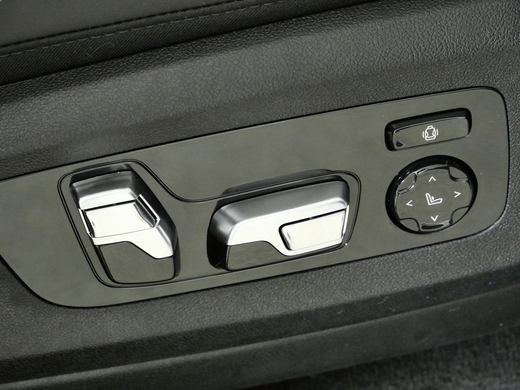 2026 BMW X5 M60i - Photo 22