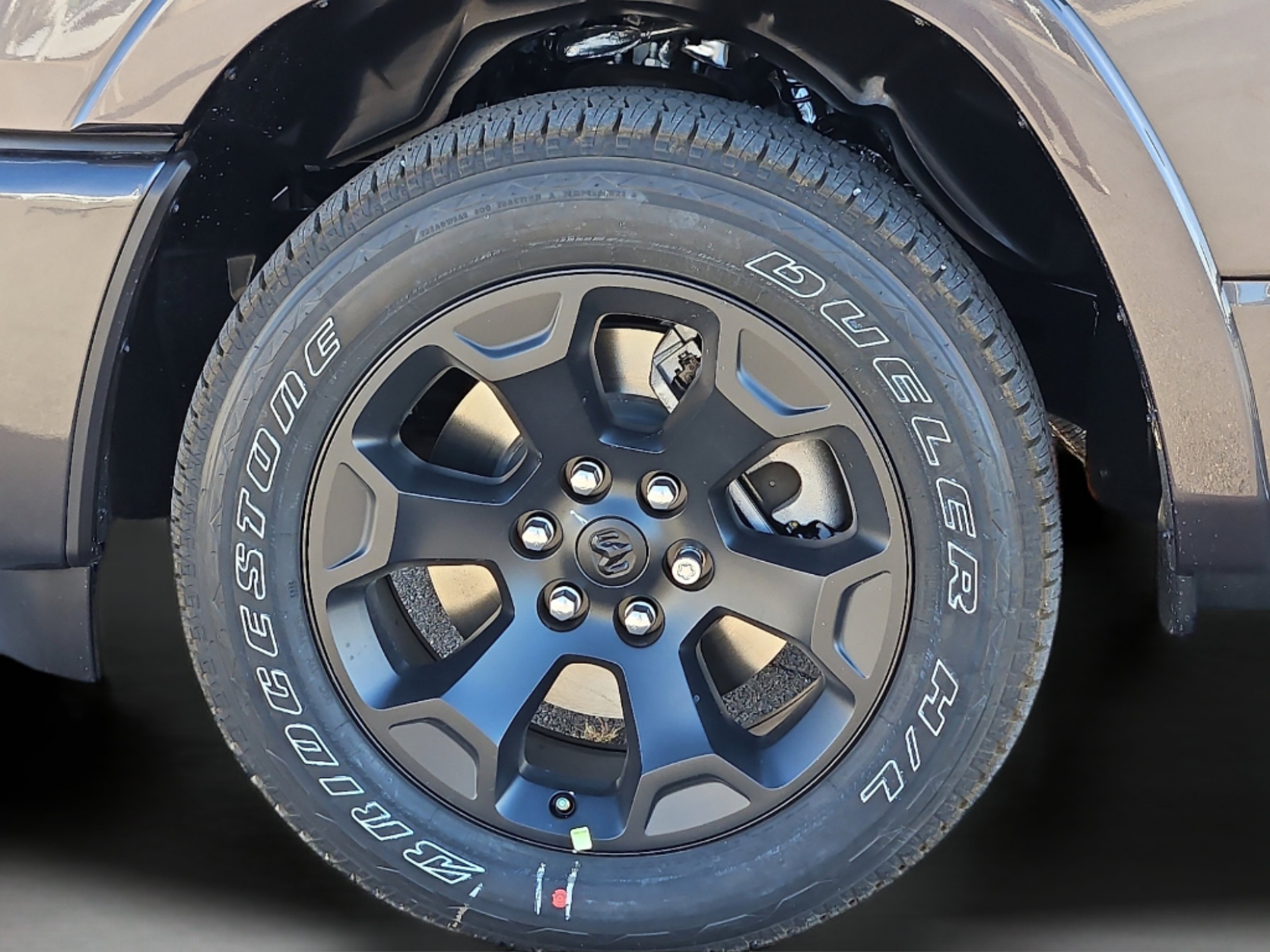 New 2026 Granite Crystal Metallic Clear-Coat Exterior Paint RAM Lone Star image 30