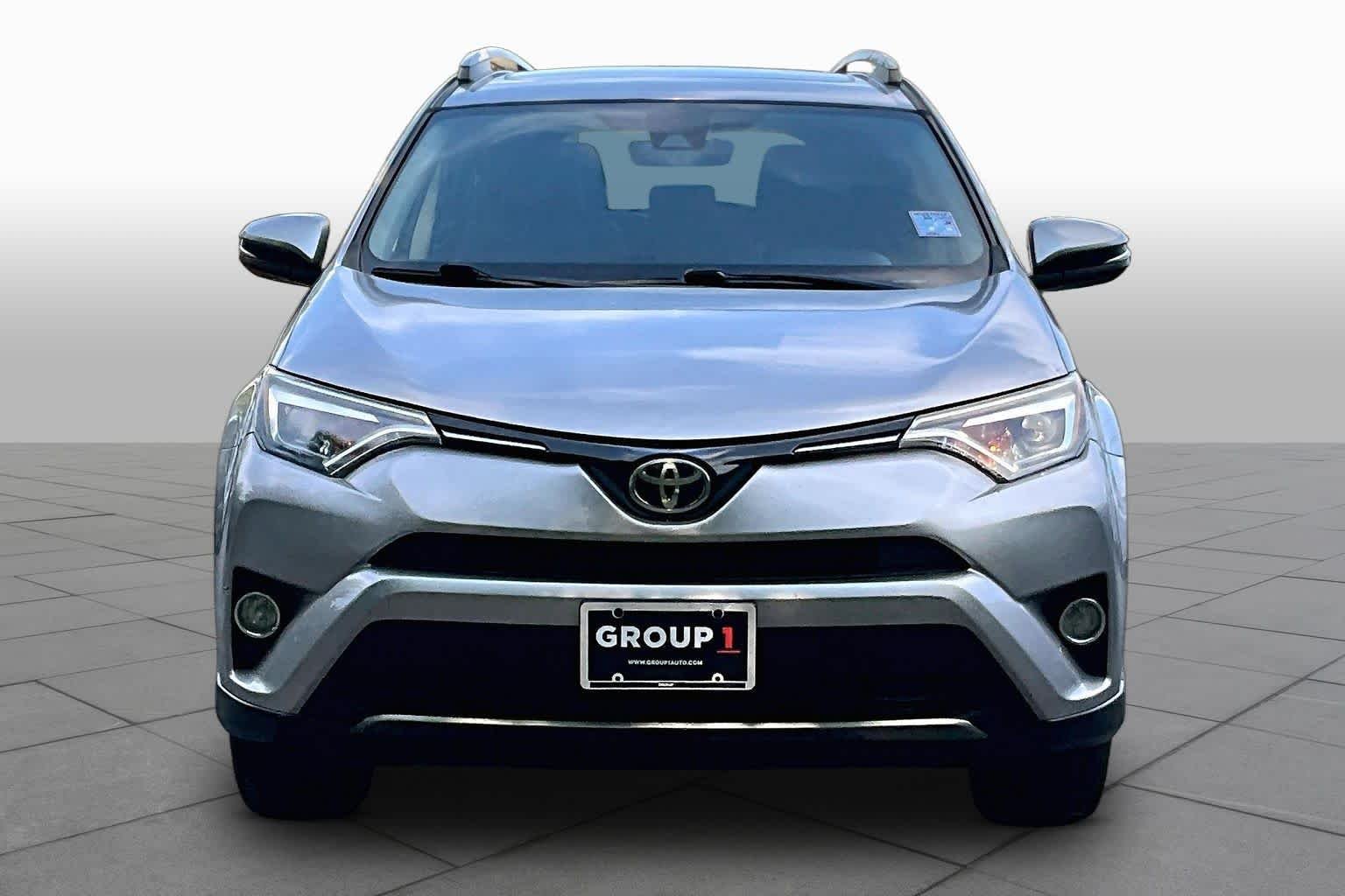 Used 2018 Silver Sky Metallic Toyota Limited image 4