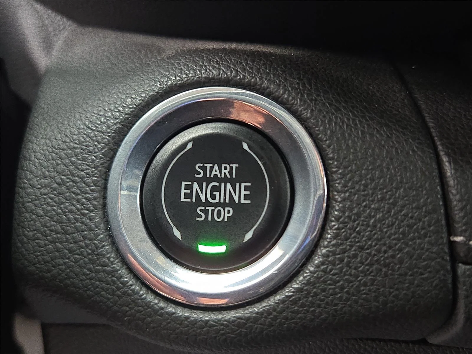 Used 2023 Ebony Twilight Metallic Buick Essence image 6