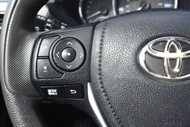 Used 2016 Green Toyota LE Plus image 19