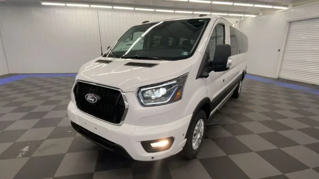 New 2026 Oxford White Ford Passenger Van XLT image 3