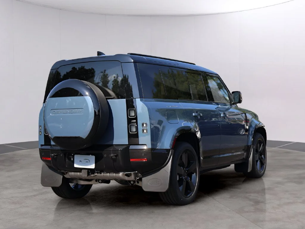 New 2026 Blue Land Rover X-Dynamic SE image 7