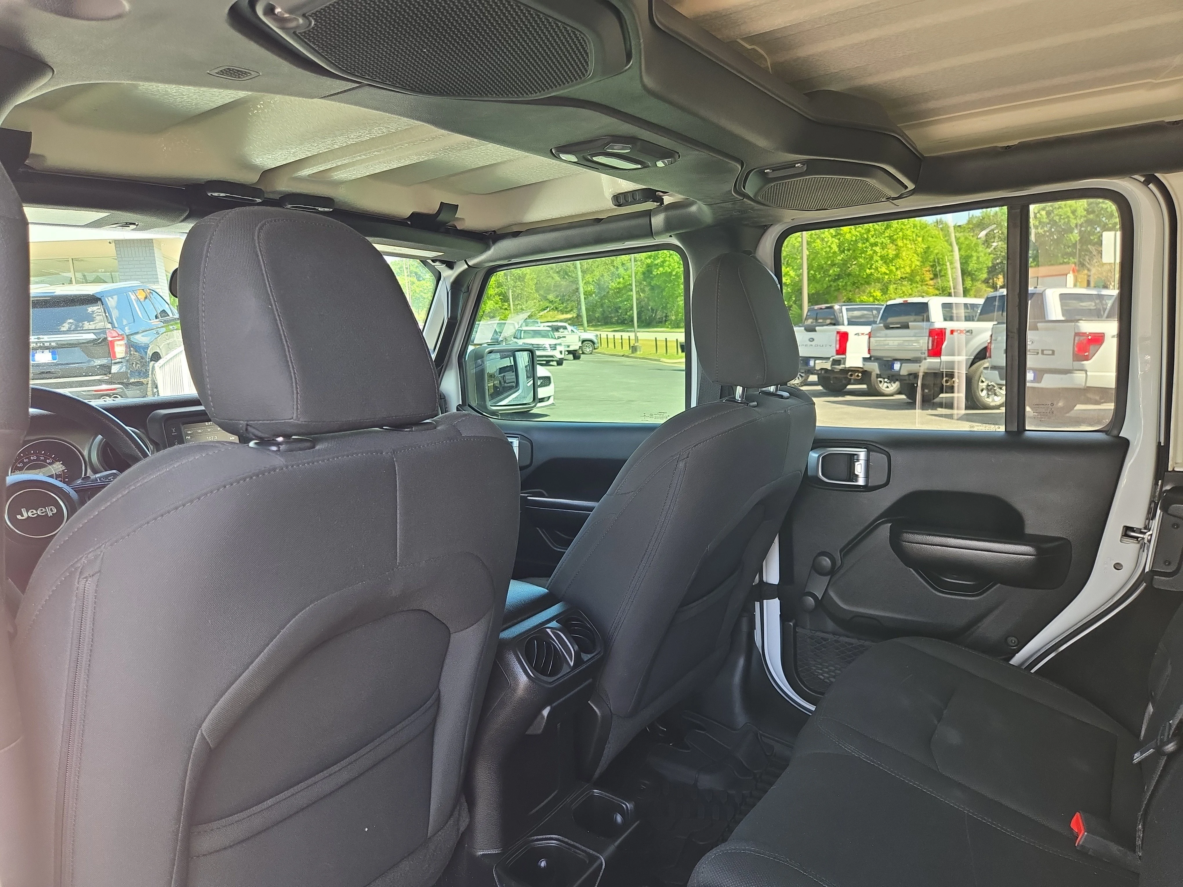 Used 2018 White Jeep Sport image 15