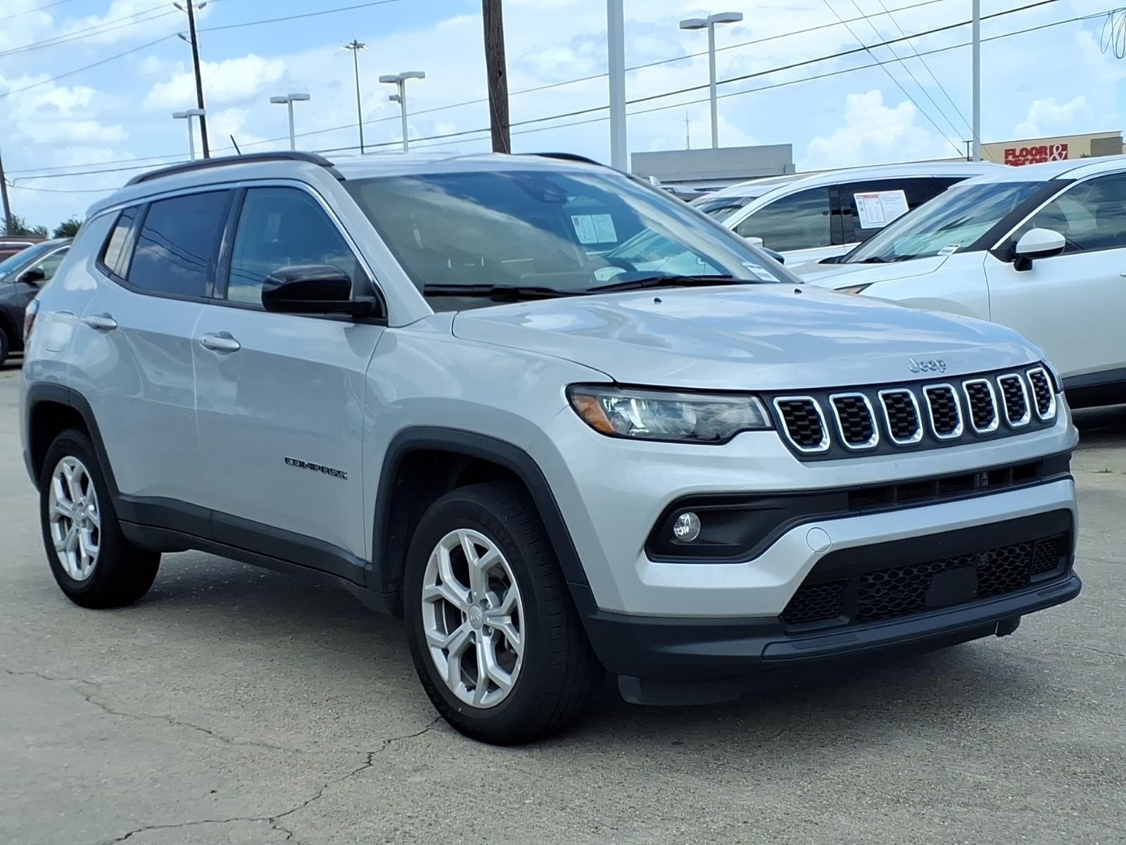 2024 Jeep Compass Latitude Silver at Robbins Nissan