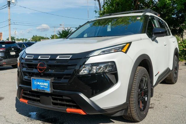 New 2026 Everest White Pearl TriCoat Nissan Rock Creek® image 2