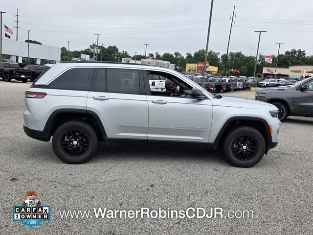 Used 2024 Silver Jeep Laredo image 16