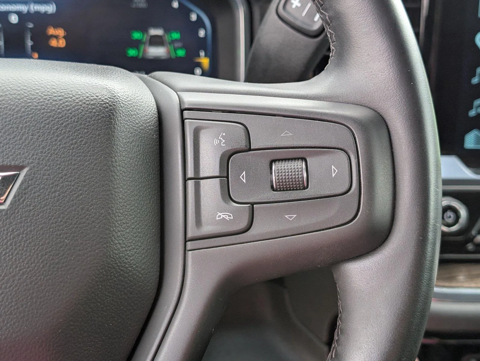 Used 2025 Summit White Chevrolet LT Trail Boss image 27